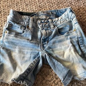 American eagle light wash jean shorts